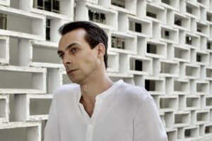 Akın Sevgör’den yeni albüm habercisi single: Panthermodern